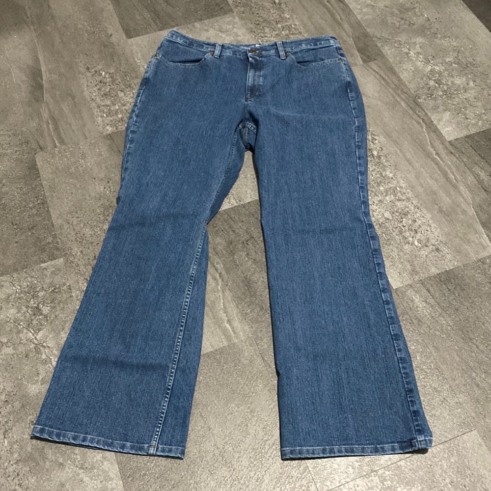 Like new condition Liz Claiborne boot fit jeans